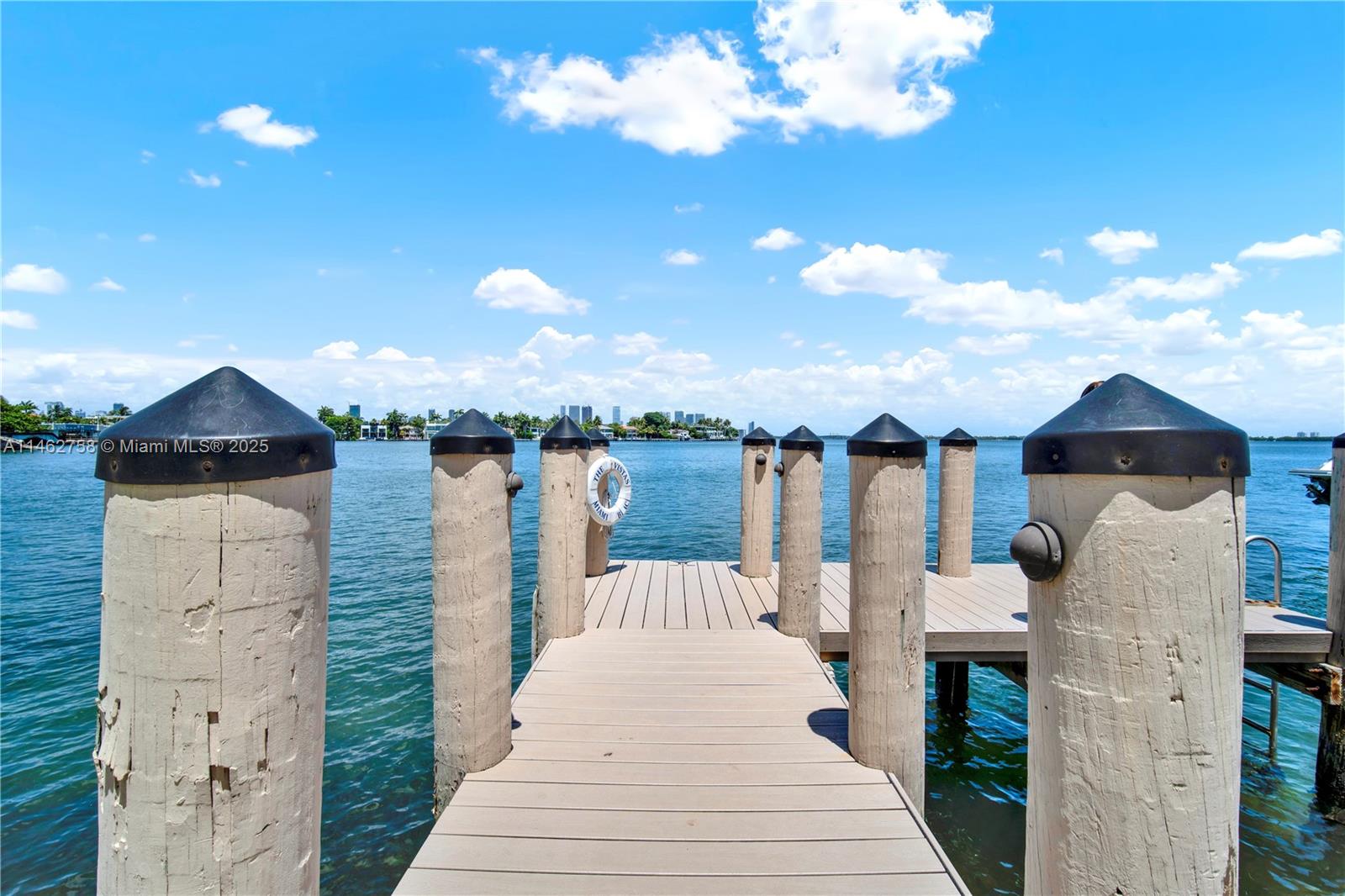 THE VISTAS CONDO - Residential