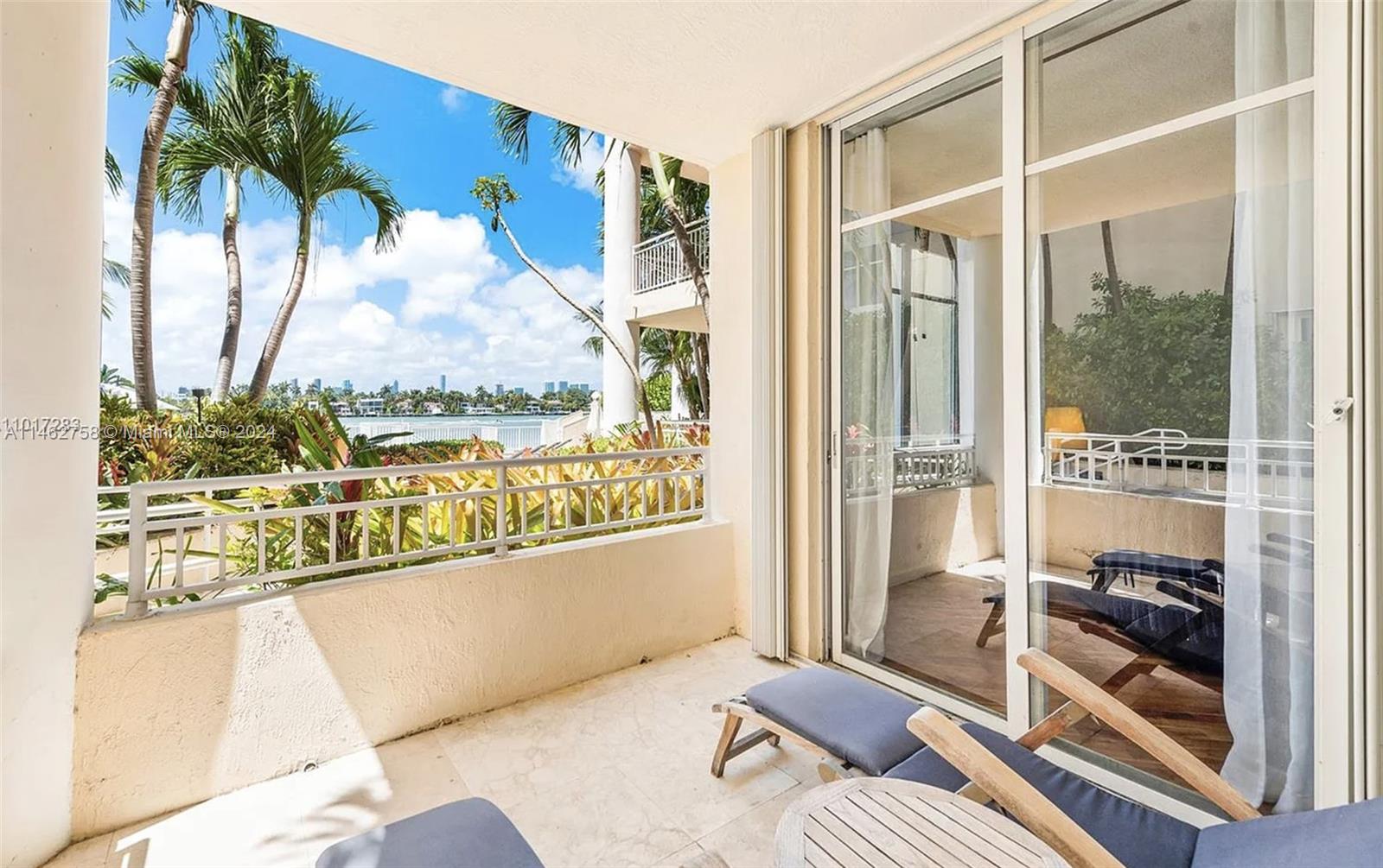 THE VISTAS CONDO - Residential