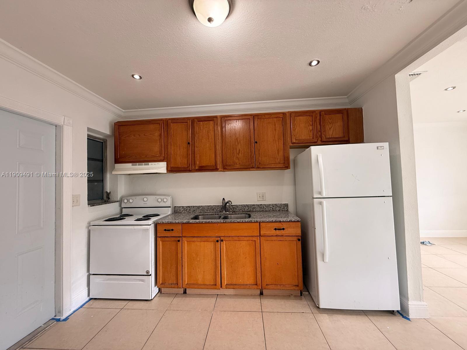 MIAMI GARDENS ESTATES SEC - Residential Lease
