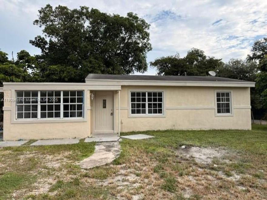 NICE 3BED 2BATH HOUSE READY TO MOVE IN LOCATED IN THE MIAMI GARDESN ESTATES NEIGBORHOOD CLOSE TO MAJOR HIIGHWAYS, SHOPPING CENTRES, GREAT SCHOOLS AND JUST 20 MINUTES DRIVING TO HALLANDALE BEACH.