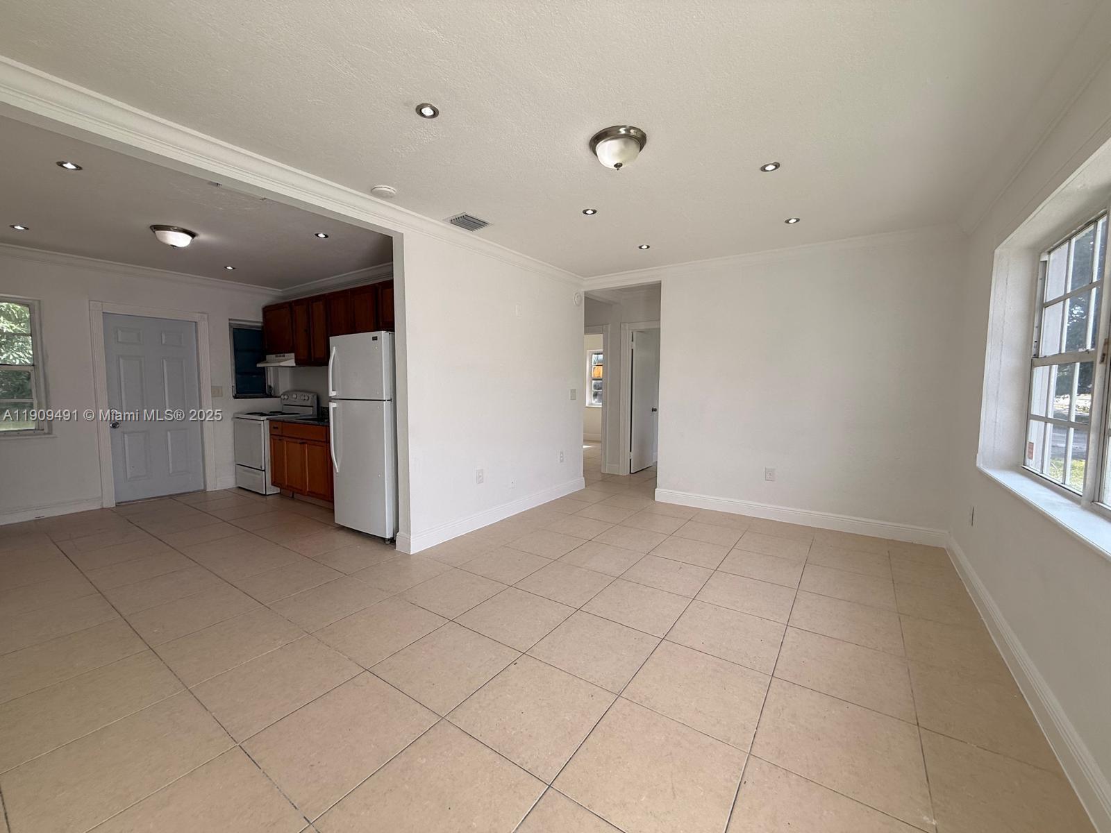 MIAMI GARDENS ESTATES SEC - Residential Lease