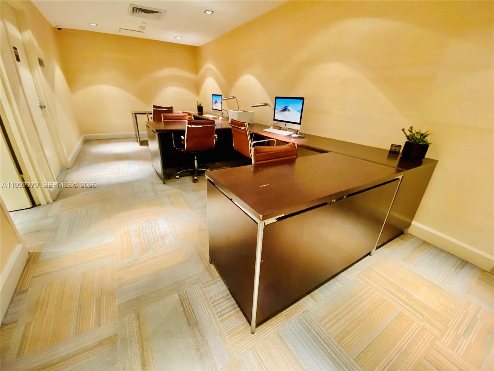 THE PLAZA 851 BRICKELL CO - Residential