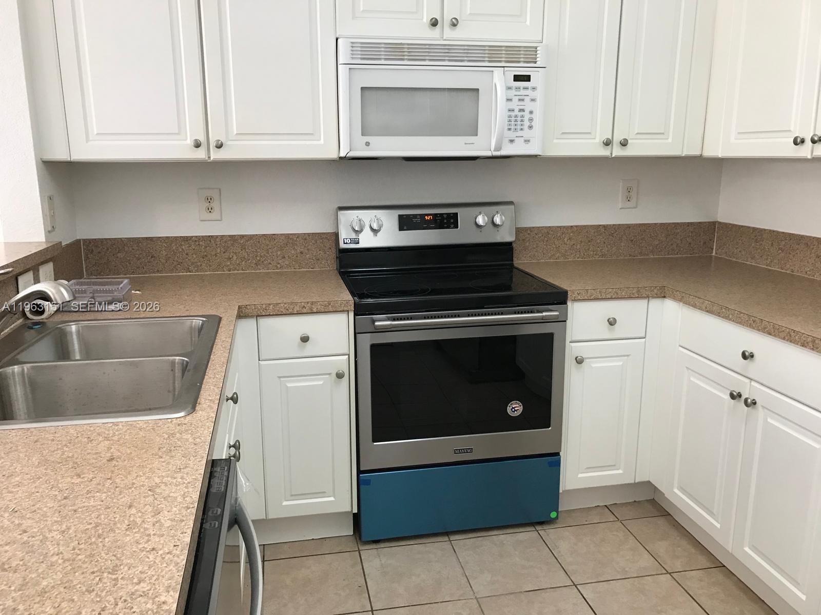 VILLAS AT CARMEL CONDO NO - Residential