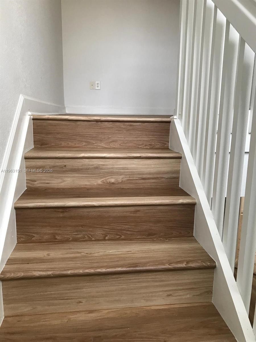 VILLAS AT CARMEL CONDO NO - Residential