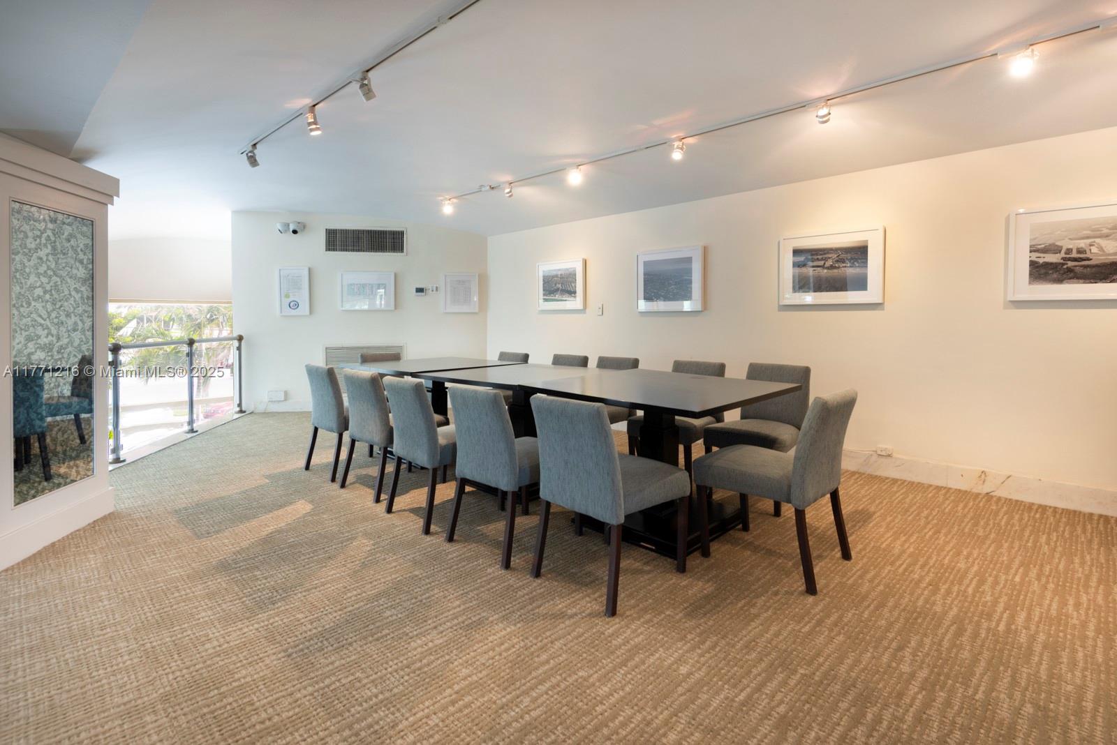 FOUR SEASONS CONDO - Residential