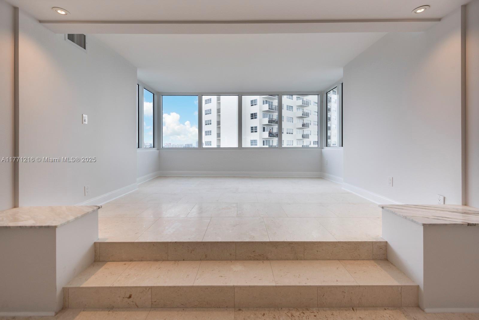 FOUR SEASONS CONDO - Residential