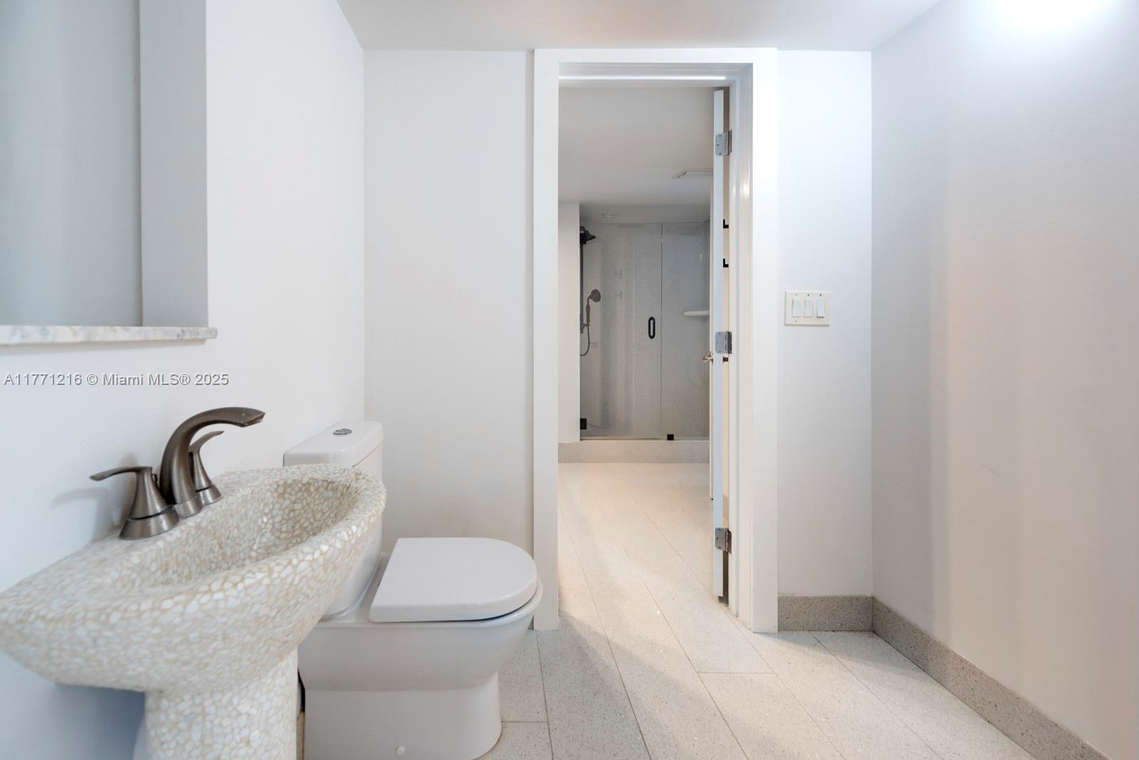 FOUR SEASONS CONDO - Residential