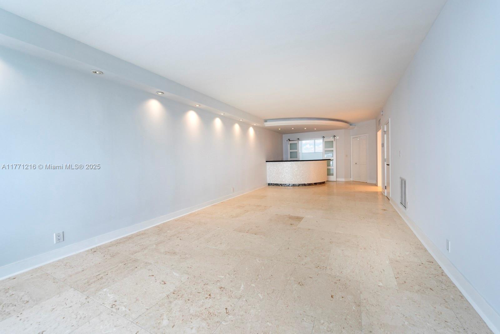 FOUR SEASONS CONDO - Residential