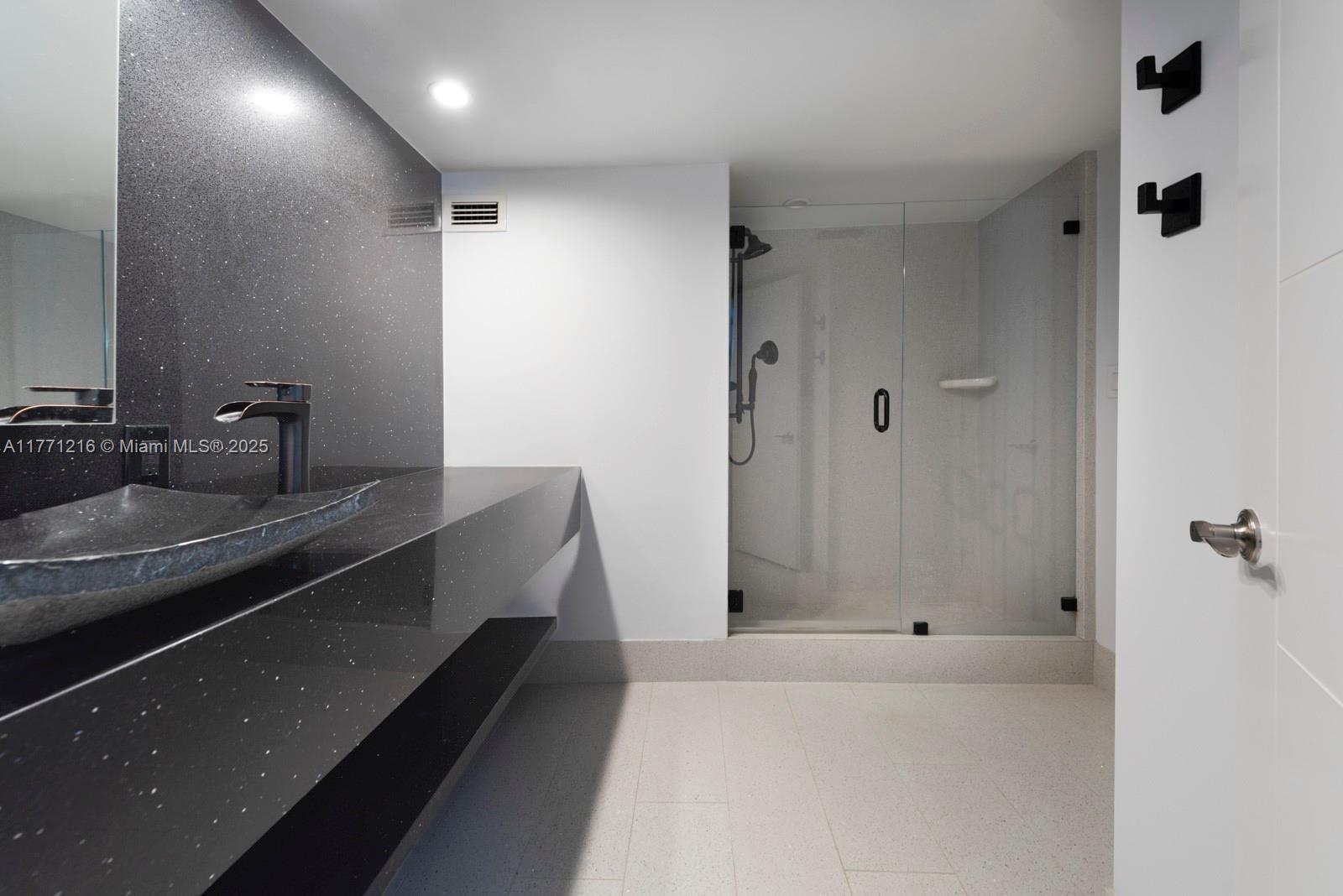 FOUR SEASONS CONDO - Residential