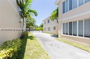 2890- 2892 S Le Jeune Rd