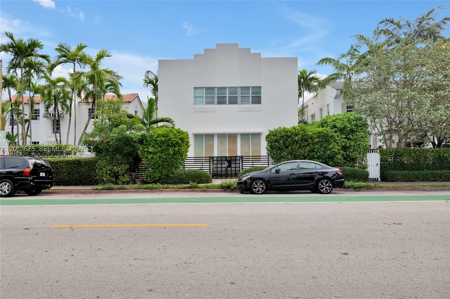 Bright corner residence with soaring 11+ ft ceilings in an exclusive 2005 South Beach condo conversion designed by award-winning architect Chad Oppenheim. This architecturally significant home blends historic character with modern design within a boutique building in one of South Beach’s most coveted enclaves. Ideally located just moments from the beach, Lincoln Road, Flamingo Park, and world-class dining. Oversized windows fill the space with natural light, highlighting bespoke hardwood-effect flooring and an airy open layout. The kitchen features granite countertops, GE Profile stainless steel appliances, and sleek recessed lighting. A spa-like marble bathroom and in-unit washer/dryer add everyday comfort and convenience. An exceptional opportunity to enjoy sophisticated South Beach living in a distinctive architectural setting.