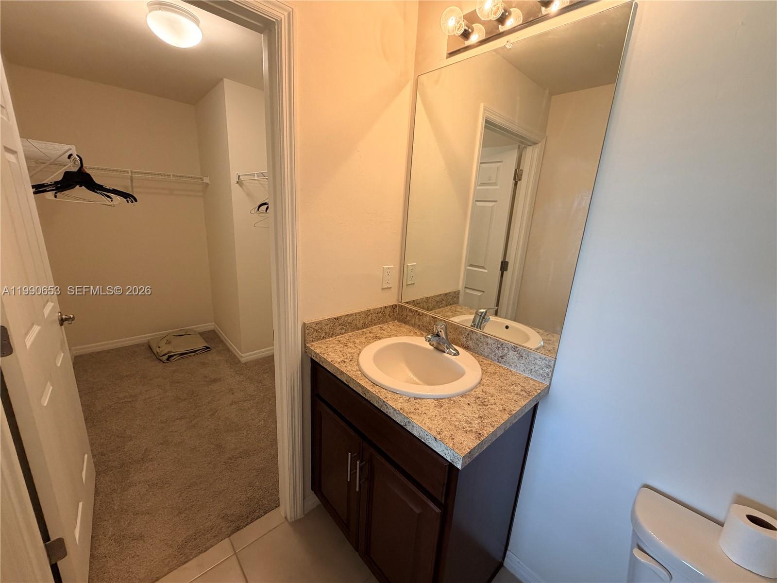 PORT LaBELLE UNIT 12 - Residential Lease