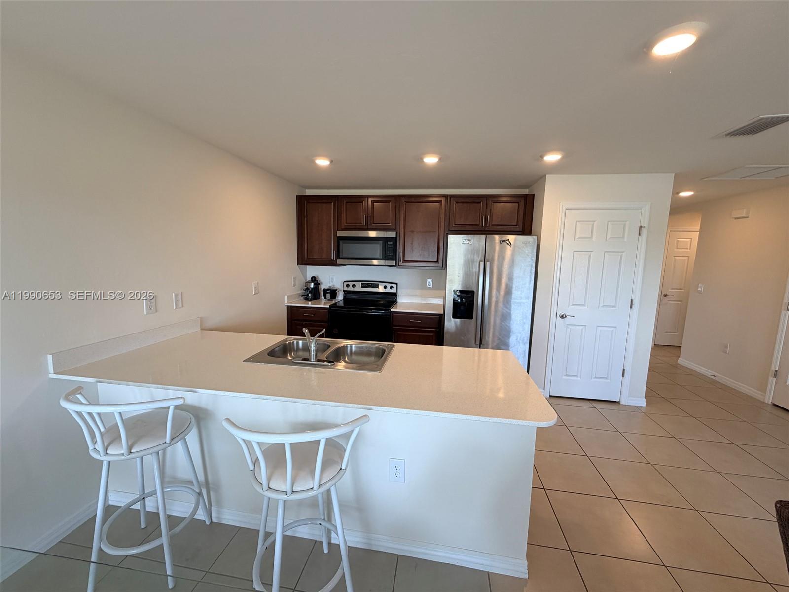 PORT LaBELLE UNIT 12 - Residential Lease