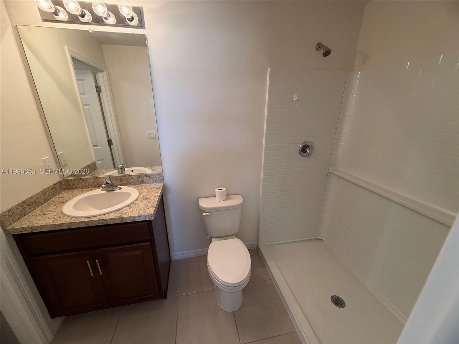 PORT LaBELLE UNIT 12 - Residential Lease