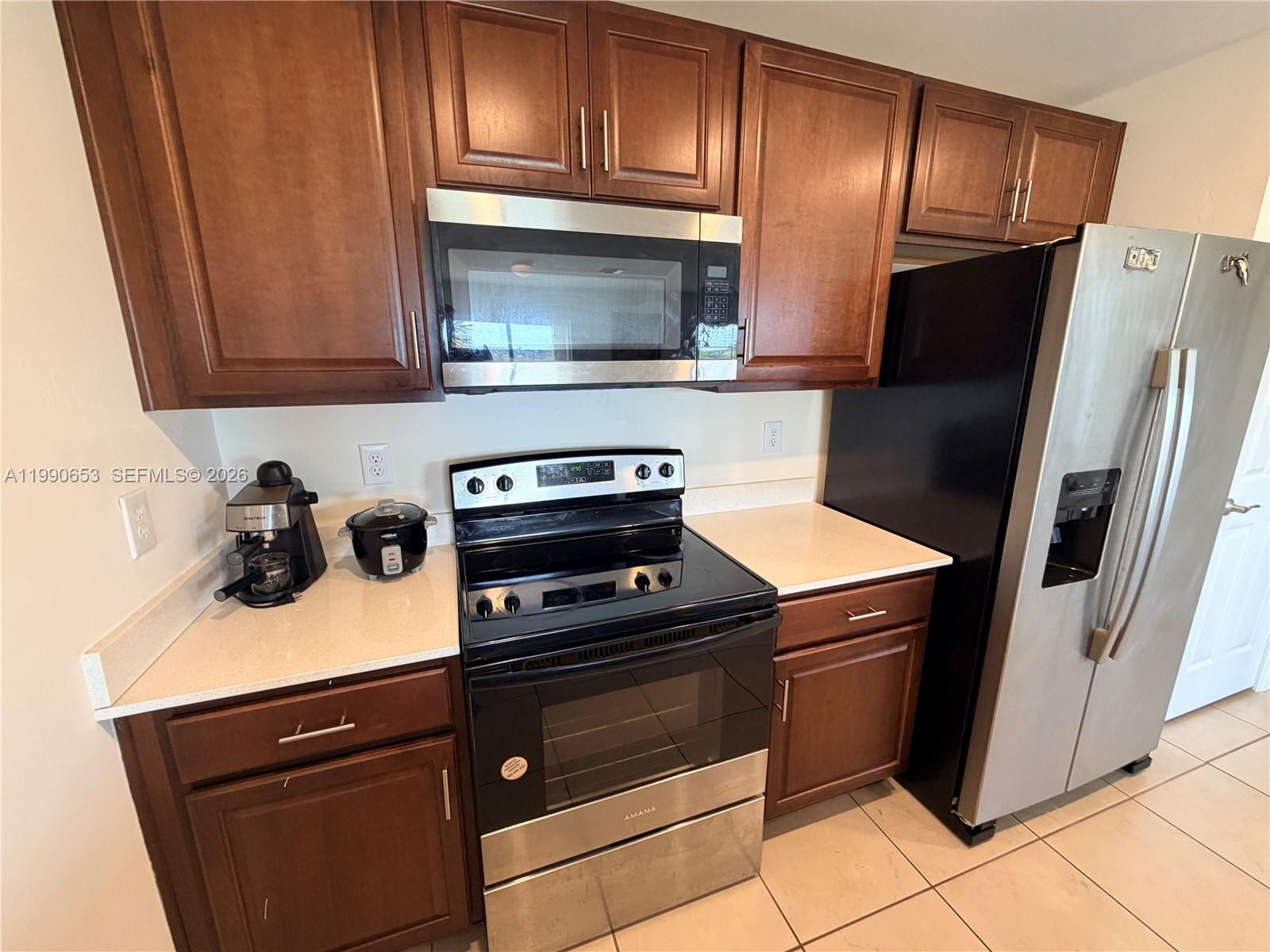 PORT LaBELLE UNIT 12 - Residential Lease