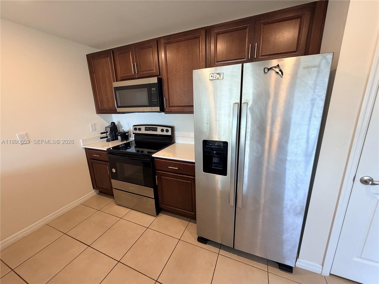 PORT LaBELLE UNIT 12 - Residential Lease