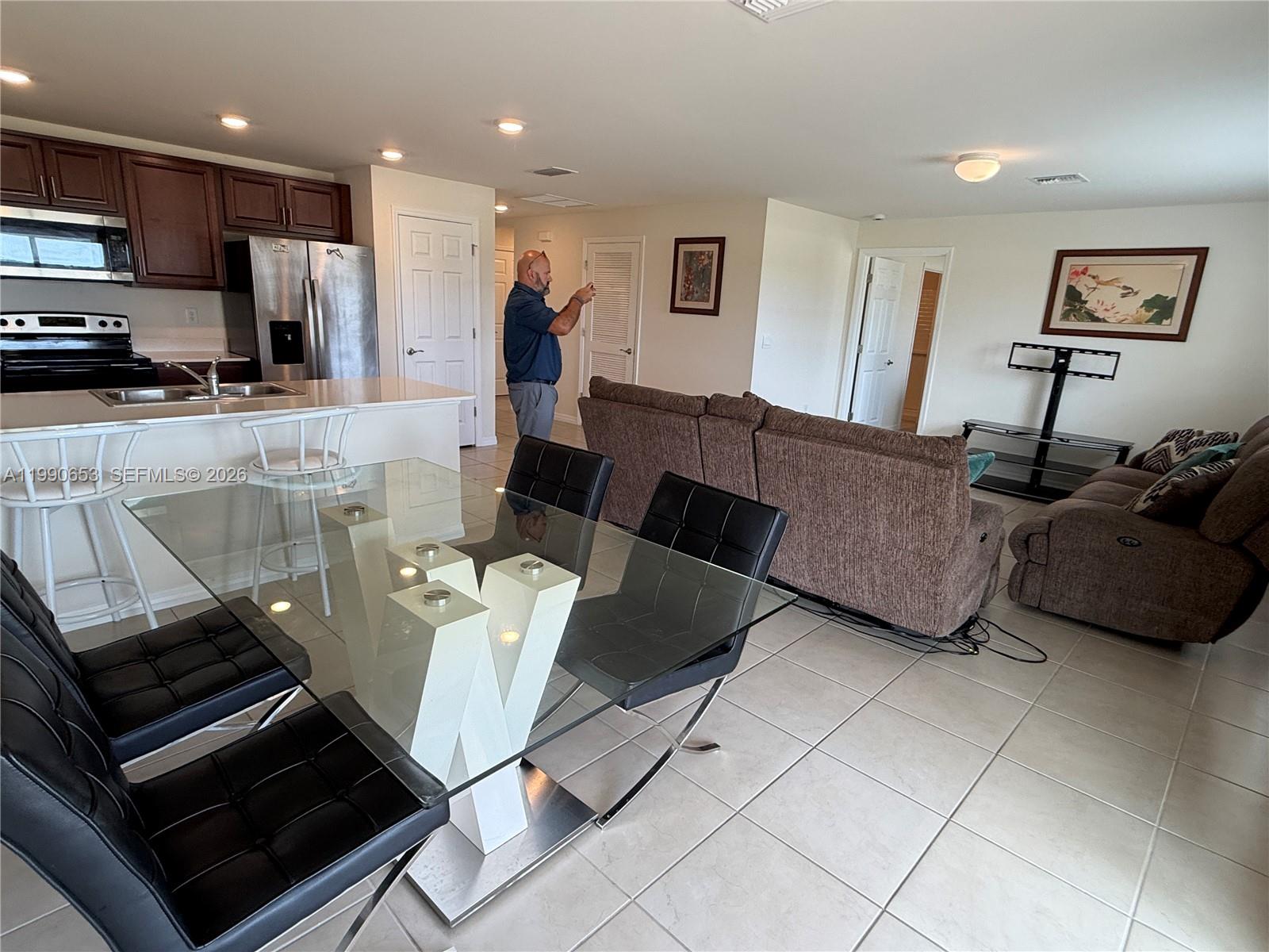 PORT LaBELLE UNIT 12 - Residential Lease