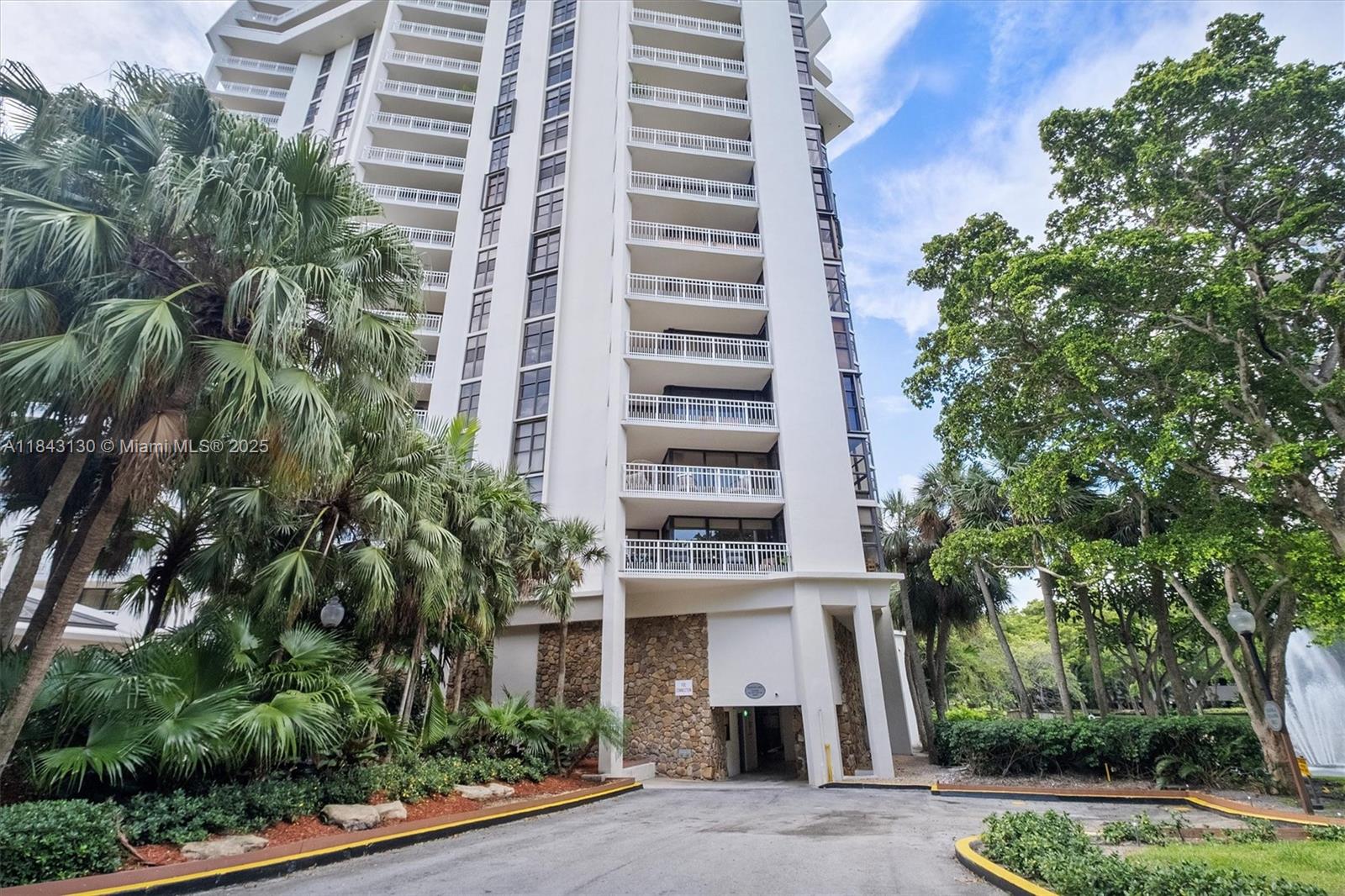 TOWERS OF QUAYSIDE CONDO - Residential