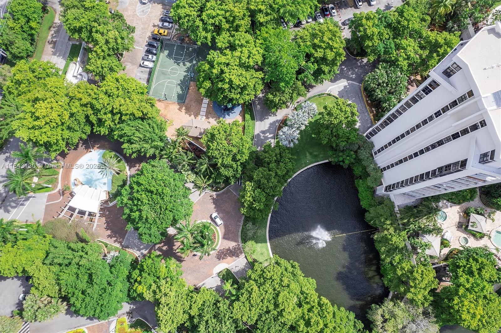 TOWERS OF QUAYSIDE CONDO - Residential