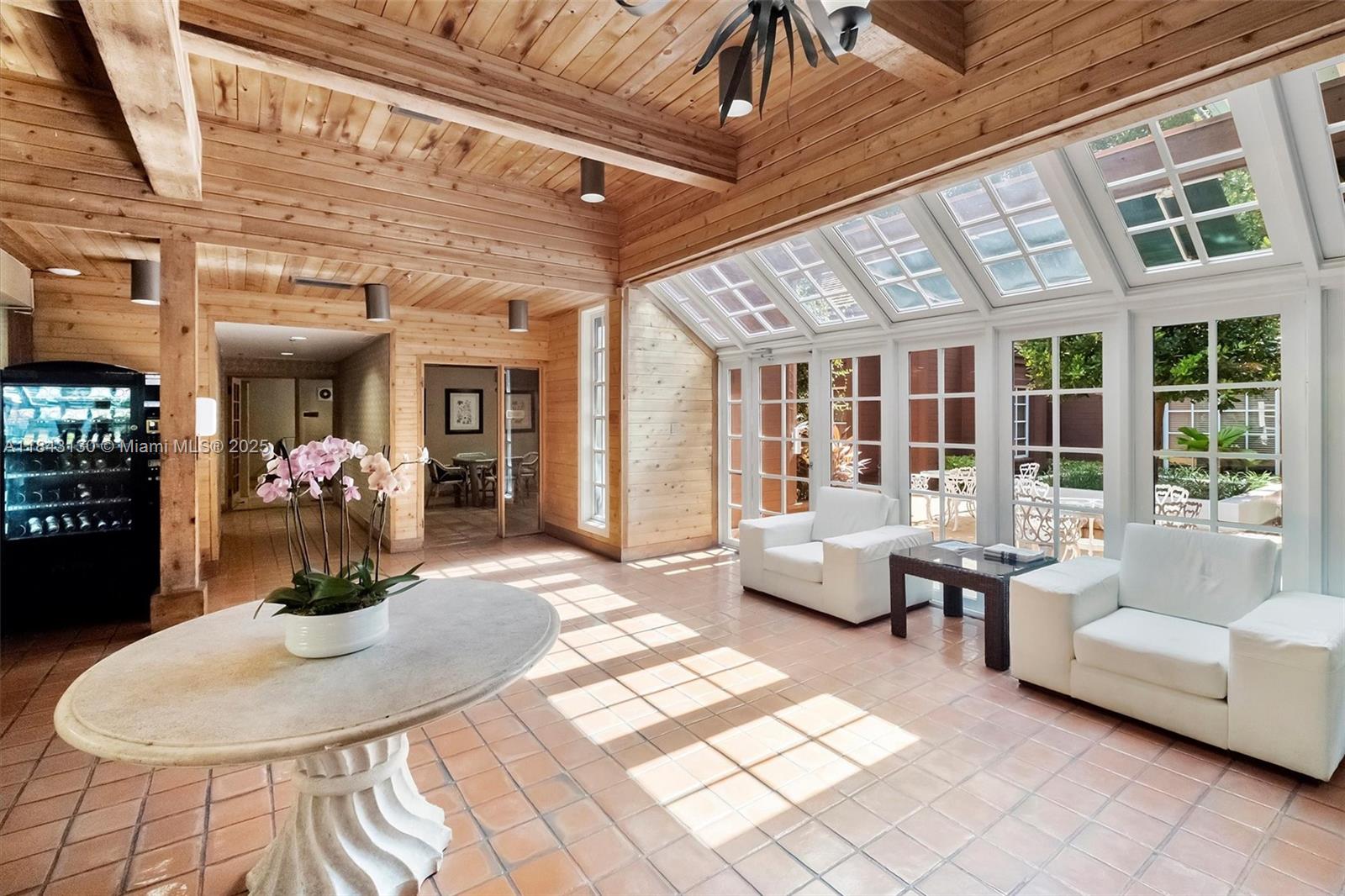 TOWERS OF QUAYSIDE CONDO - Residential