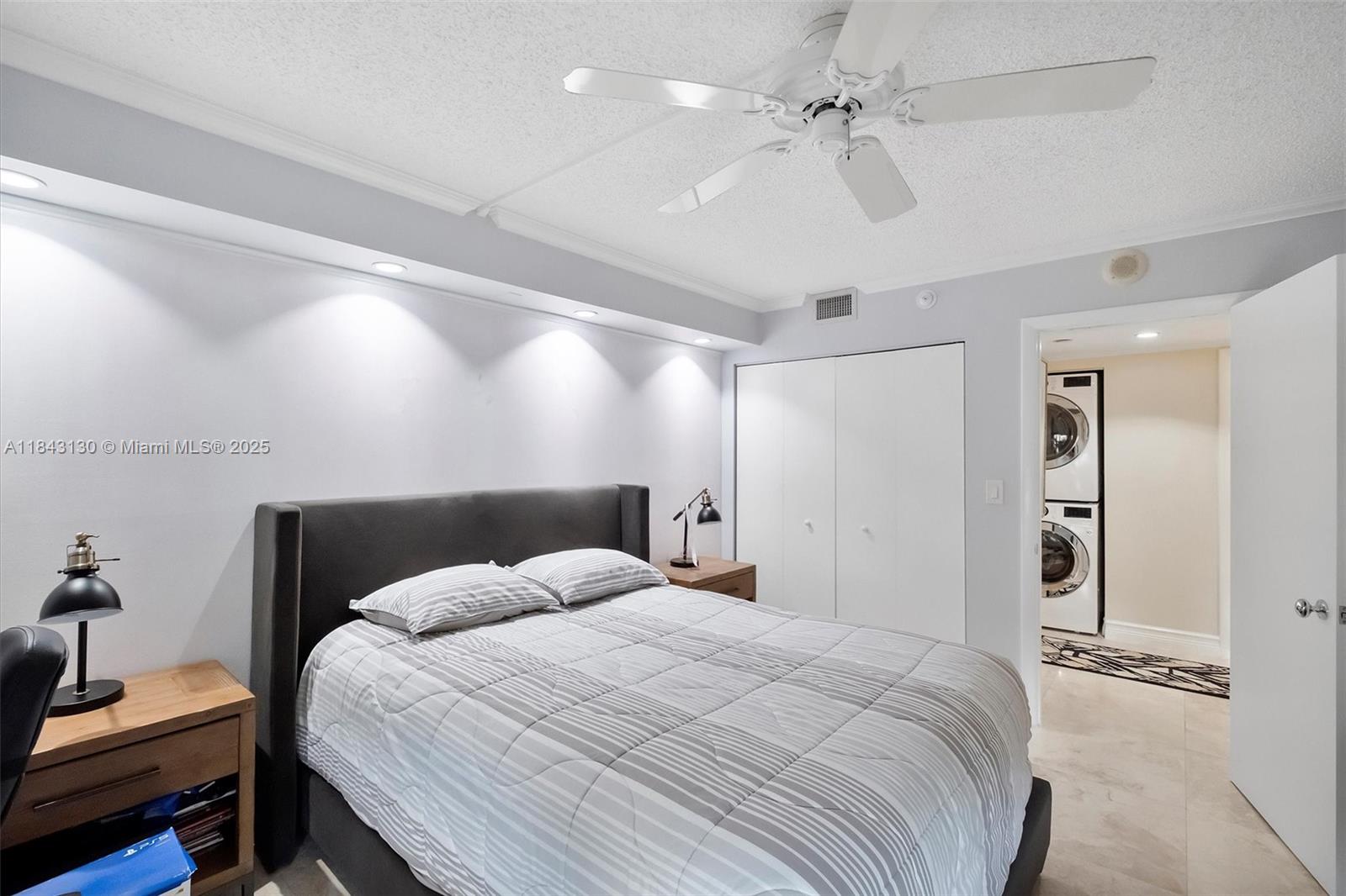 TOWERS OF QUAYSIDE CONDO - Residential