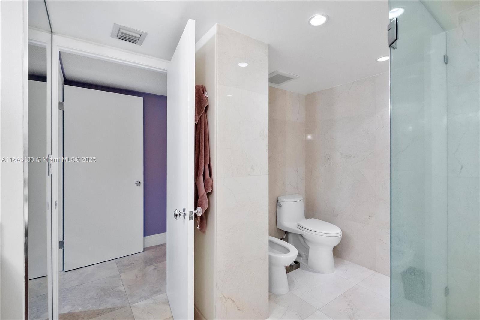 TOWERS OF QUAYSIDE CONDO - Residential