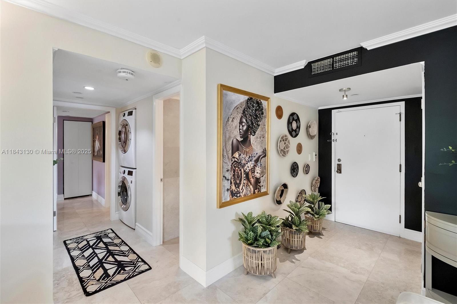 TOWERS OF QUAYSIDE CONDO - Residential