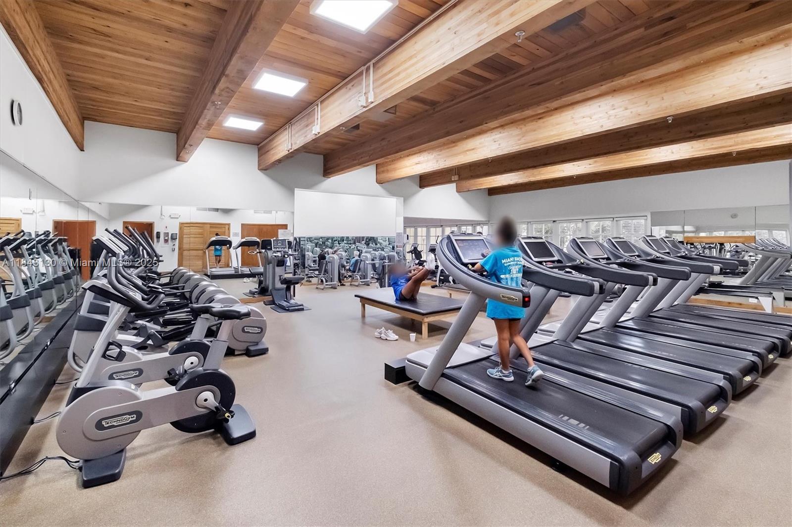 TOWERS OF QUAYSIDE CONDO - Residential