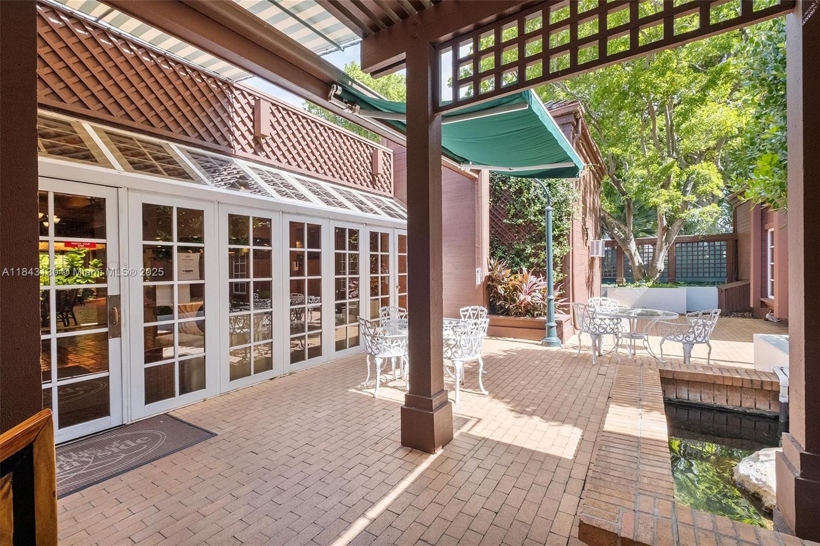 TOWERS OF QUAYSIDE CONDO - Residential