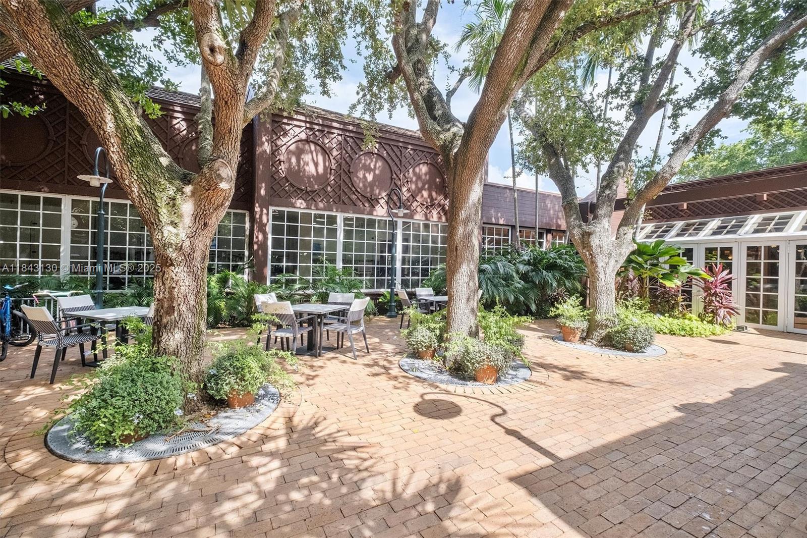 TOWERS OF QUAYSIDE CONDO - Residential