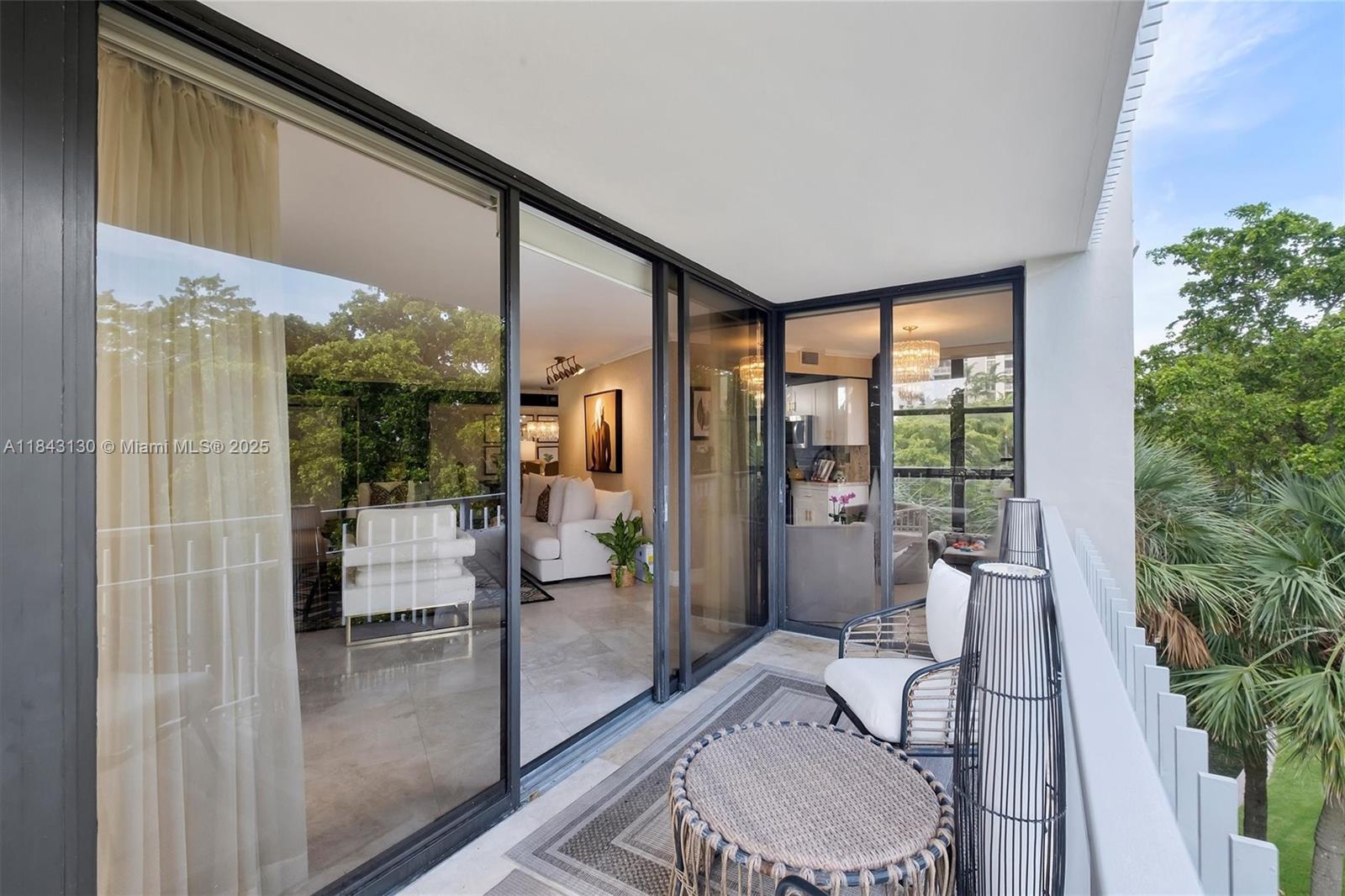 TOWERS OF QUAYSIDE CONDO - Residential