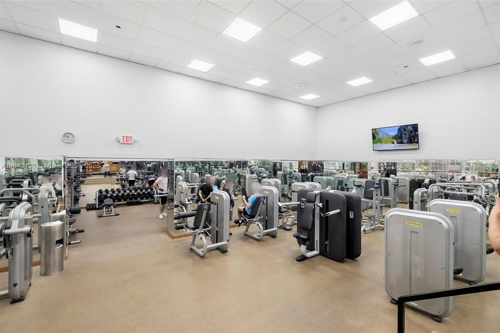 TOWERS OF QUAYSIDE CONDO - Residential