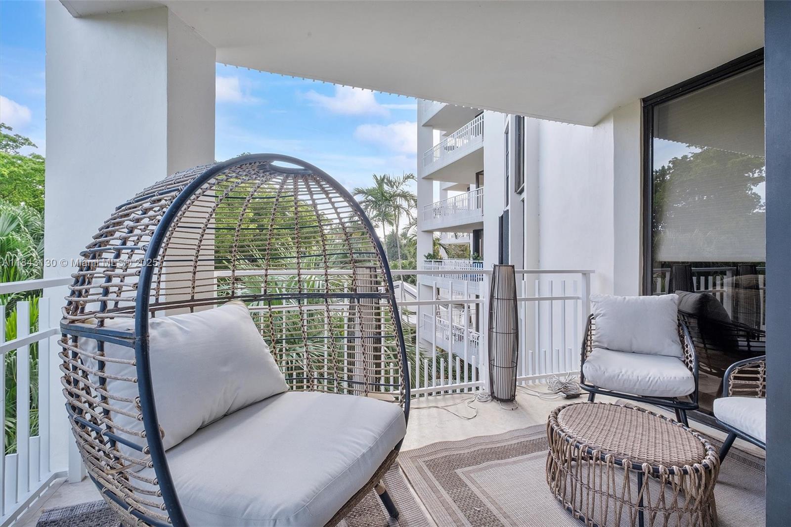 TOWERS OF QUAYSIDE CONDO - Residential