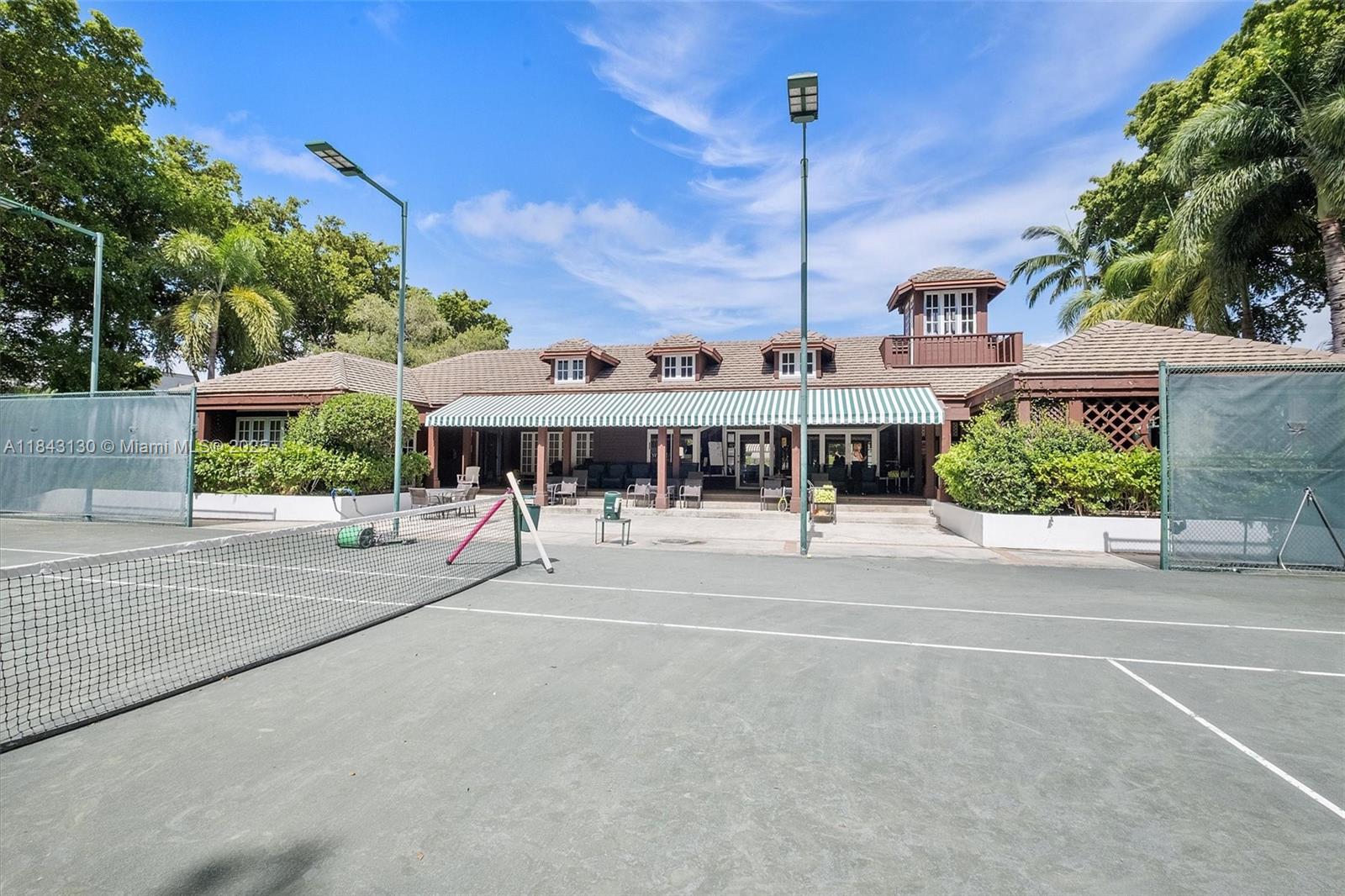 TOWERS OF QUAYSIDE CONDO - Residential