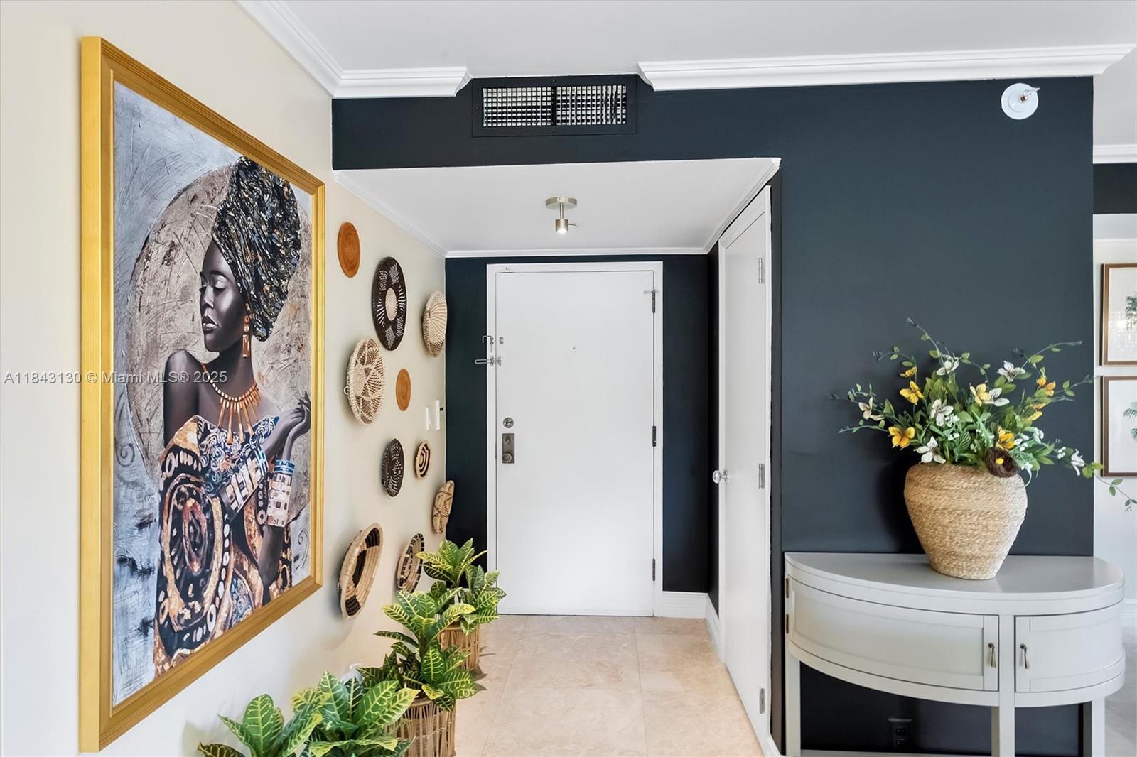 TOWERS OF QUAYSIDE CONDO - Residential