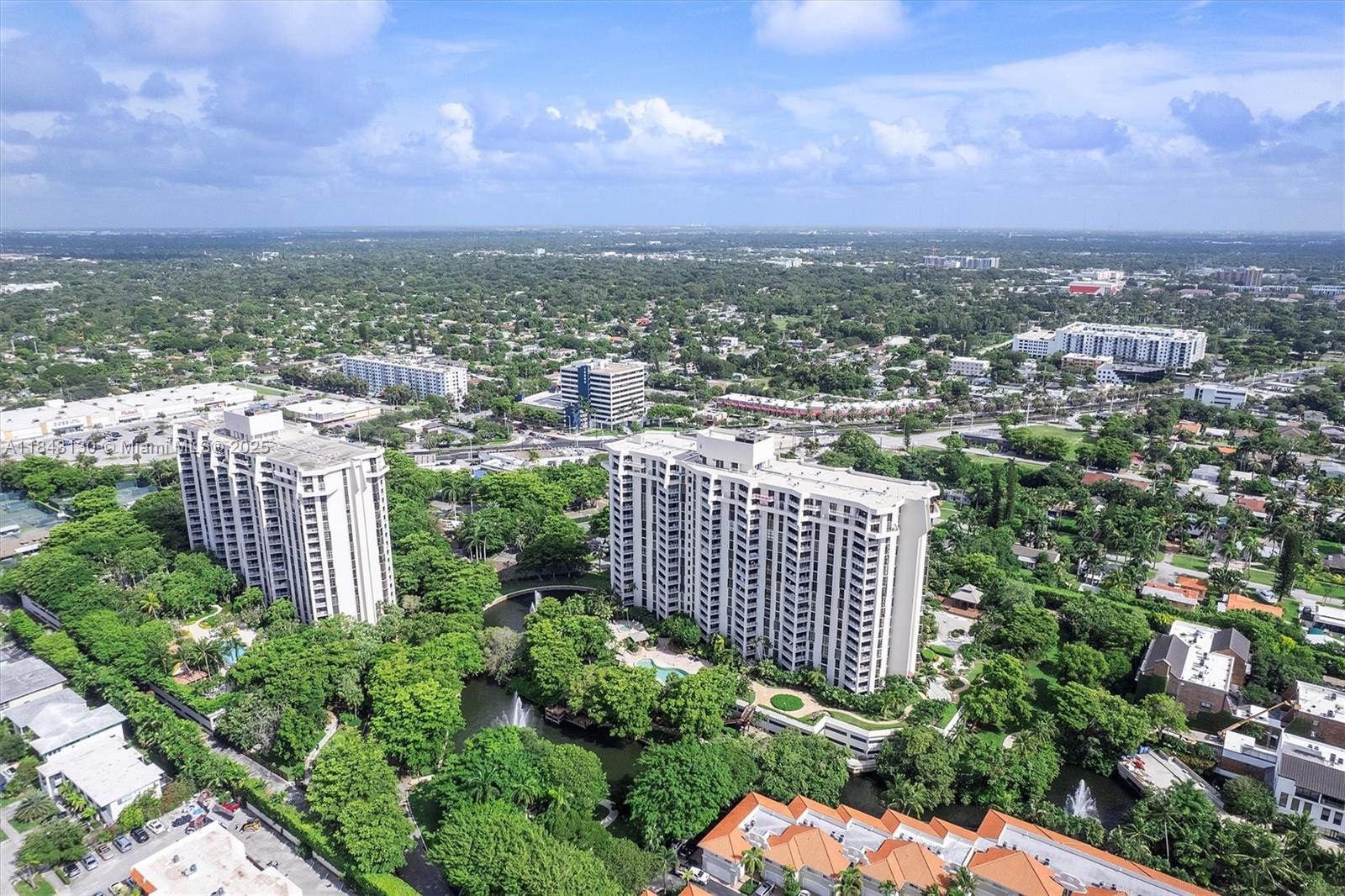 TOWERS OF QUAYSIDE CONDO - Residential
