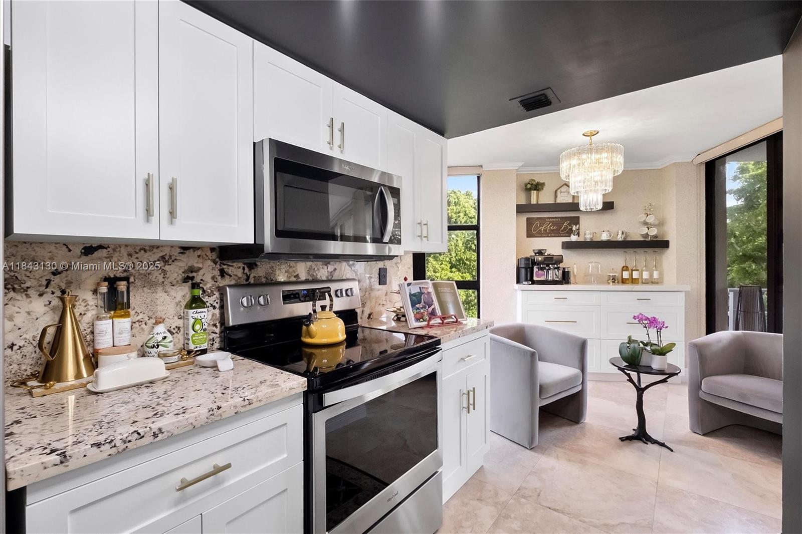 TOWERS OF QUAYSIDE CONDO - Residential