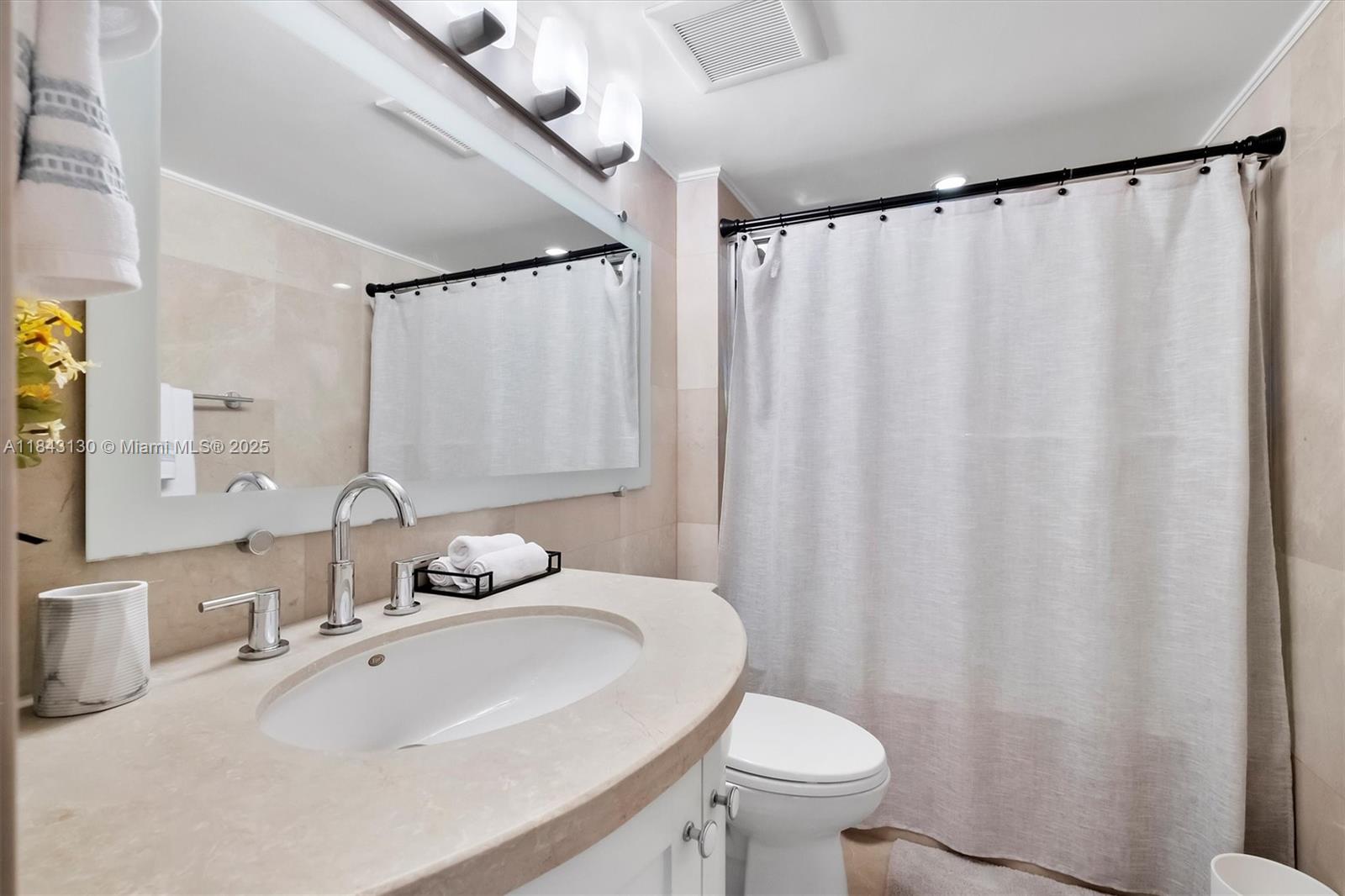 TOWERS OF QUAYSIDE CONDO - Residential