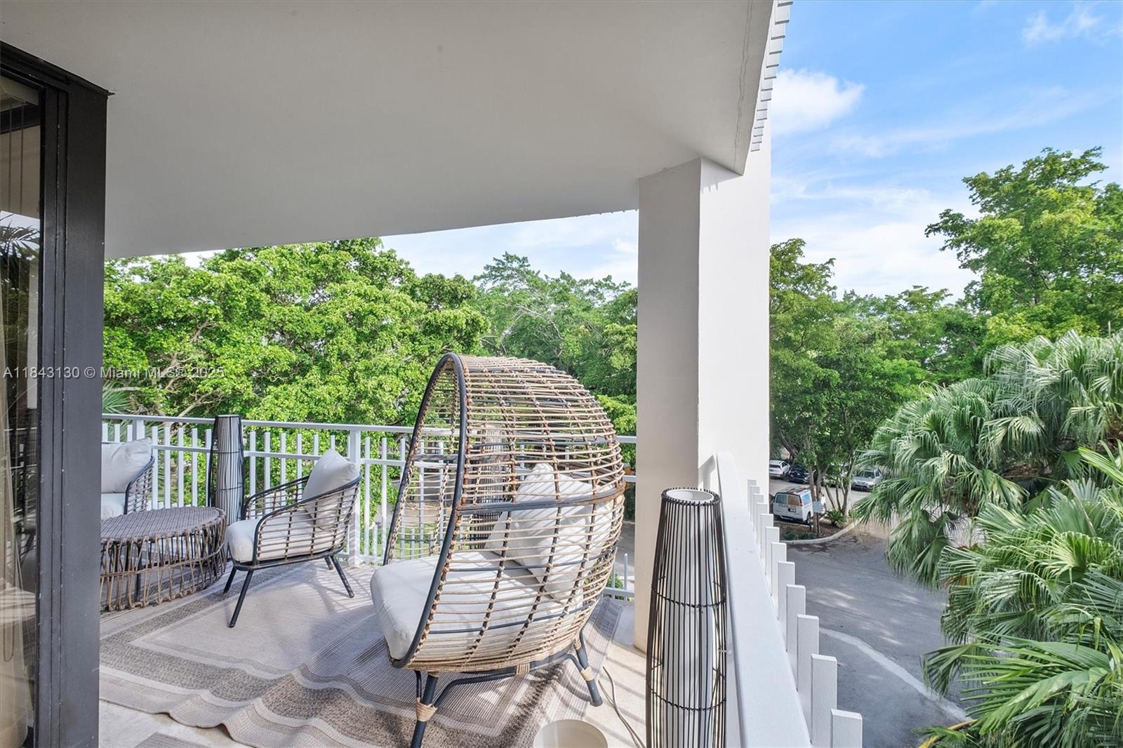 TOWERS OF QUAYSIDE CONDO - Residential