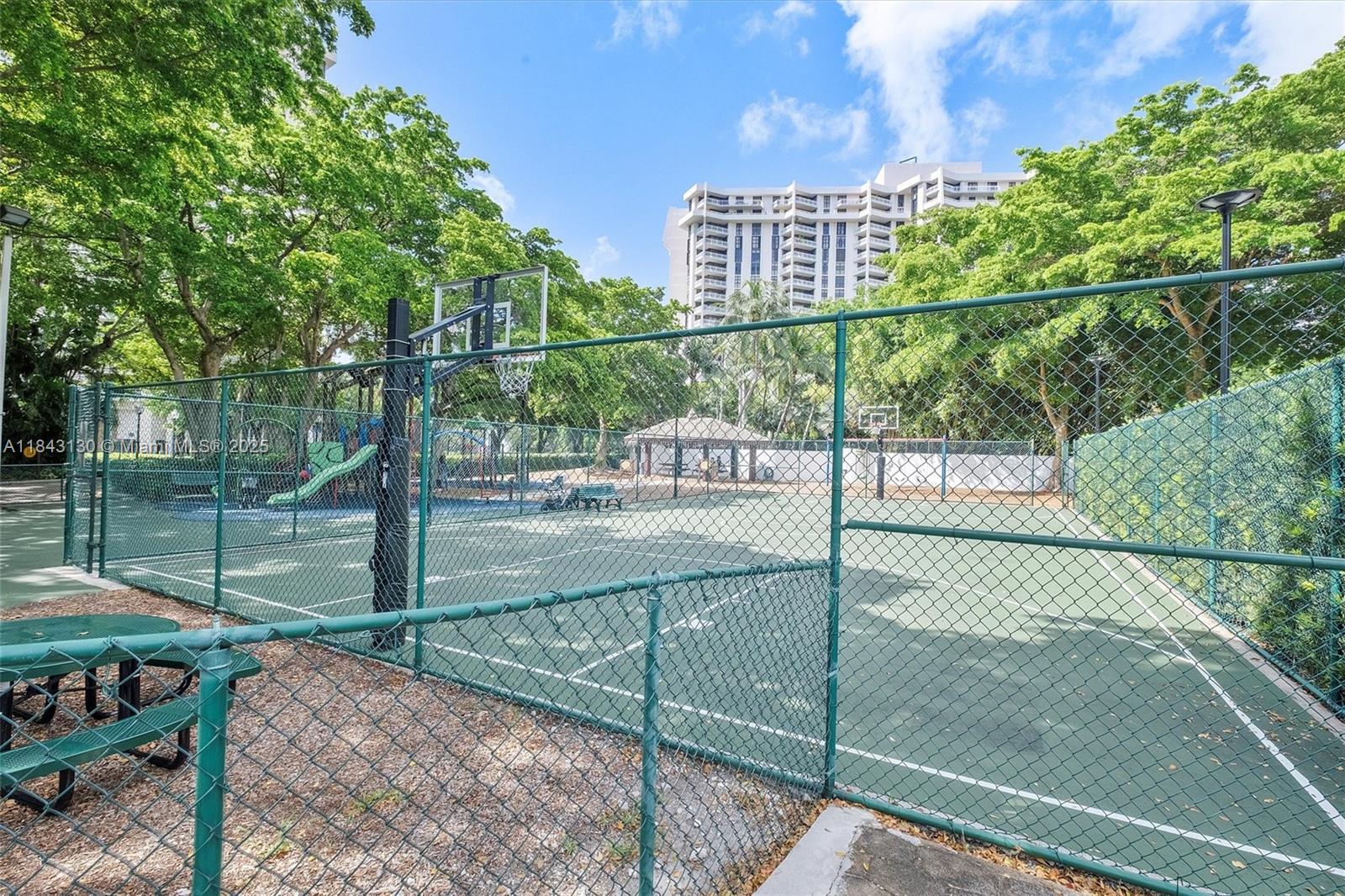 TOWERS OF QUAYSIDE CONDO - Residential