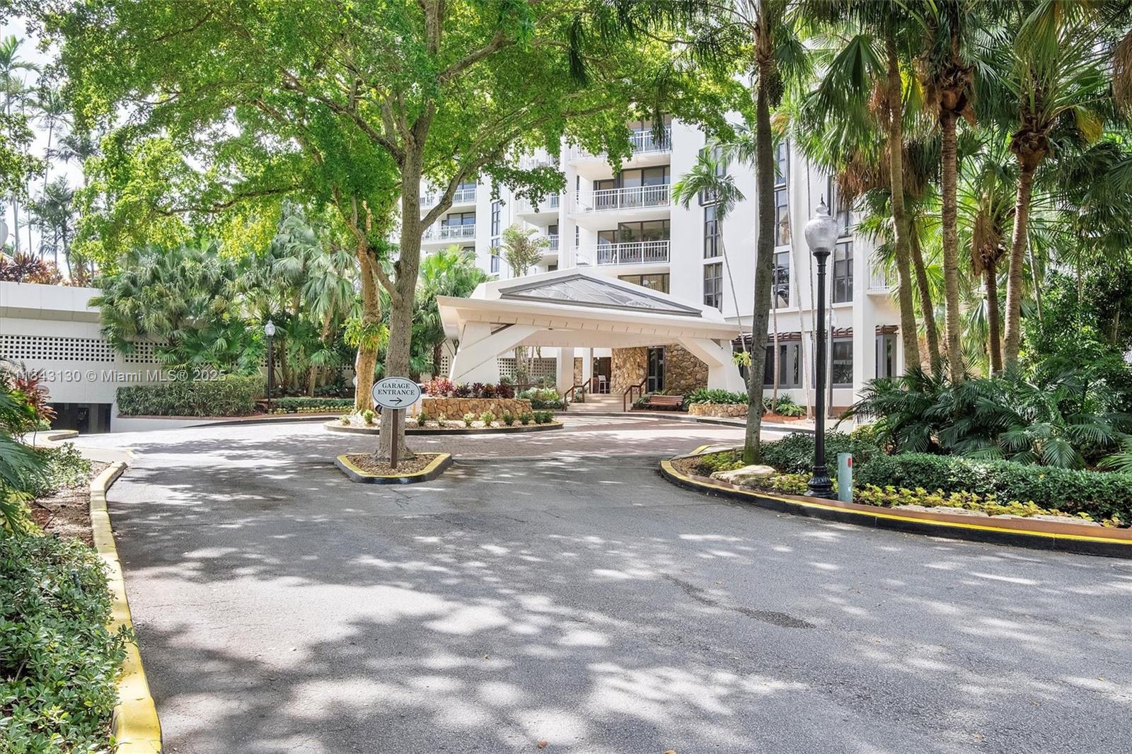 TOWERS OF QUAYSIDE CONDO - Residential