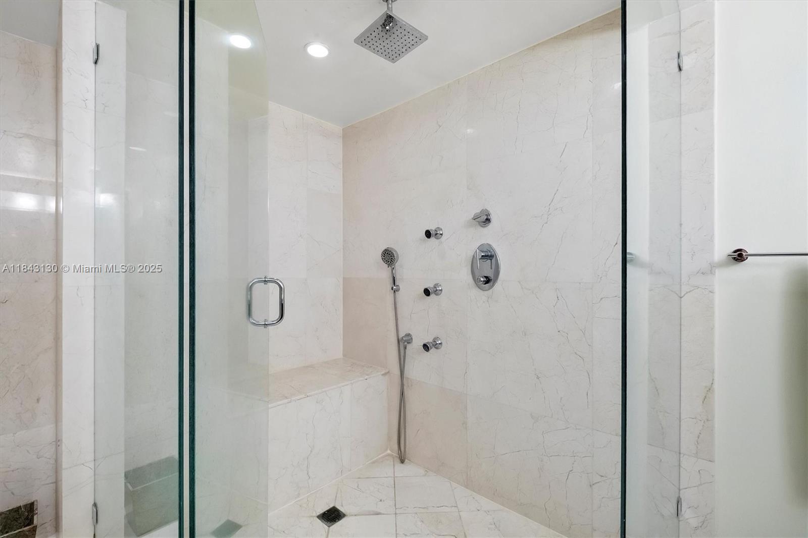 TOWERS OF QUAYSIDE CONDO - Residential