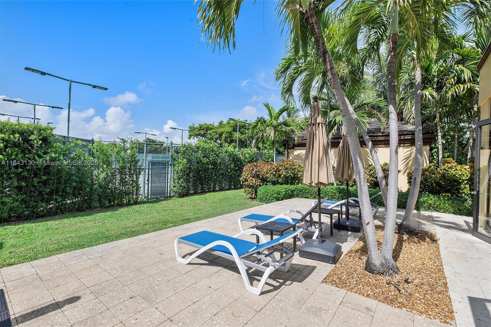 TOWERS OF QUAYSIDE CONDO - Residential