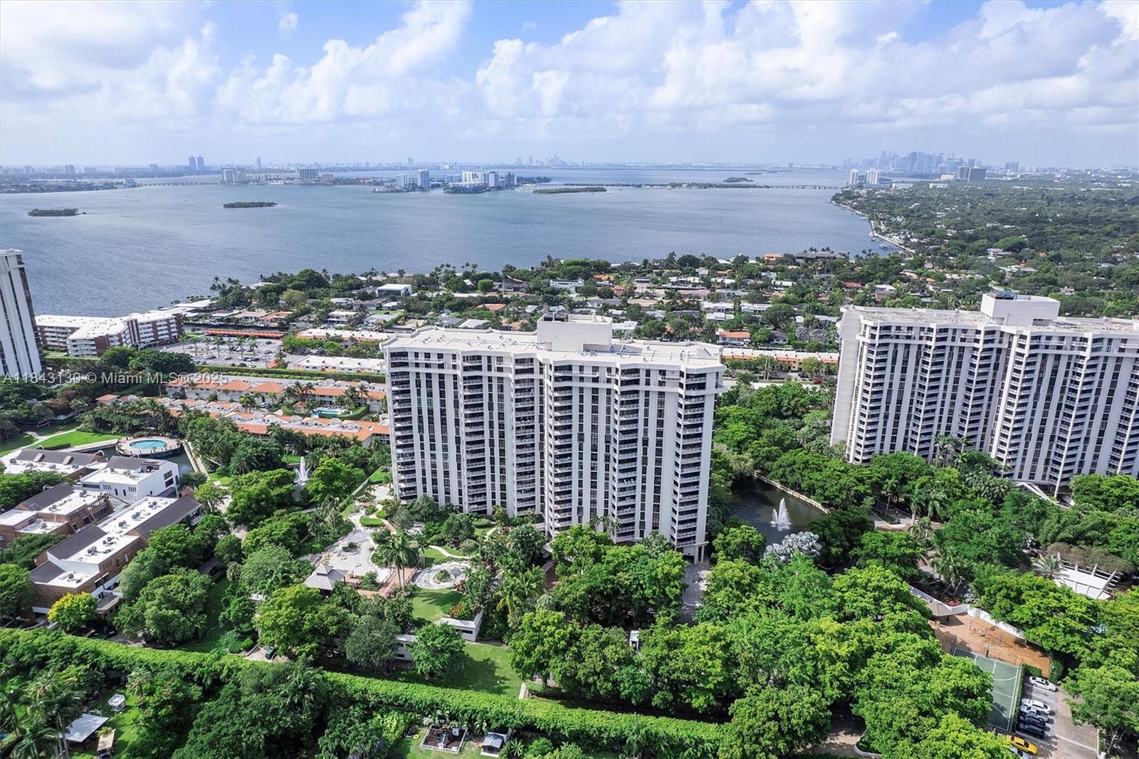 TOWERS OF QUAYSIDE CONDO - Residential