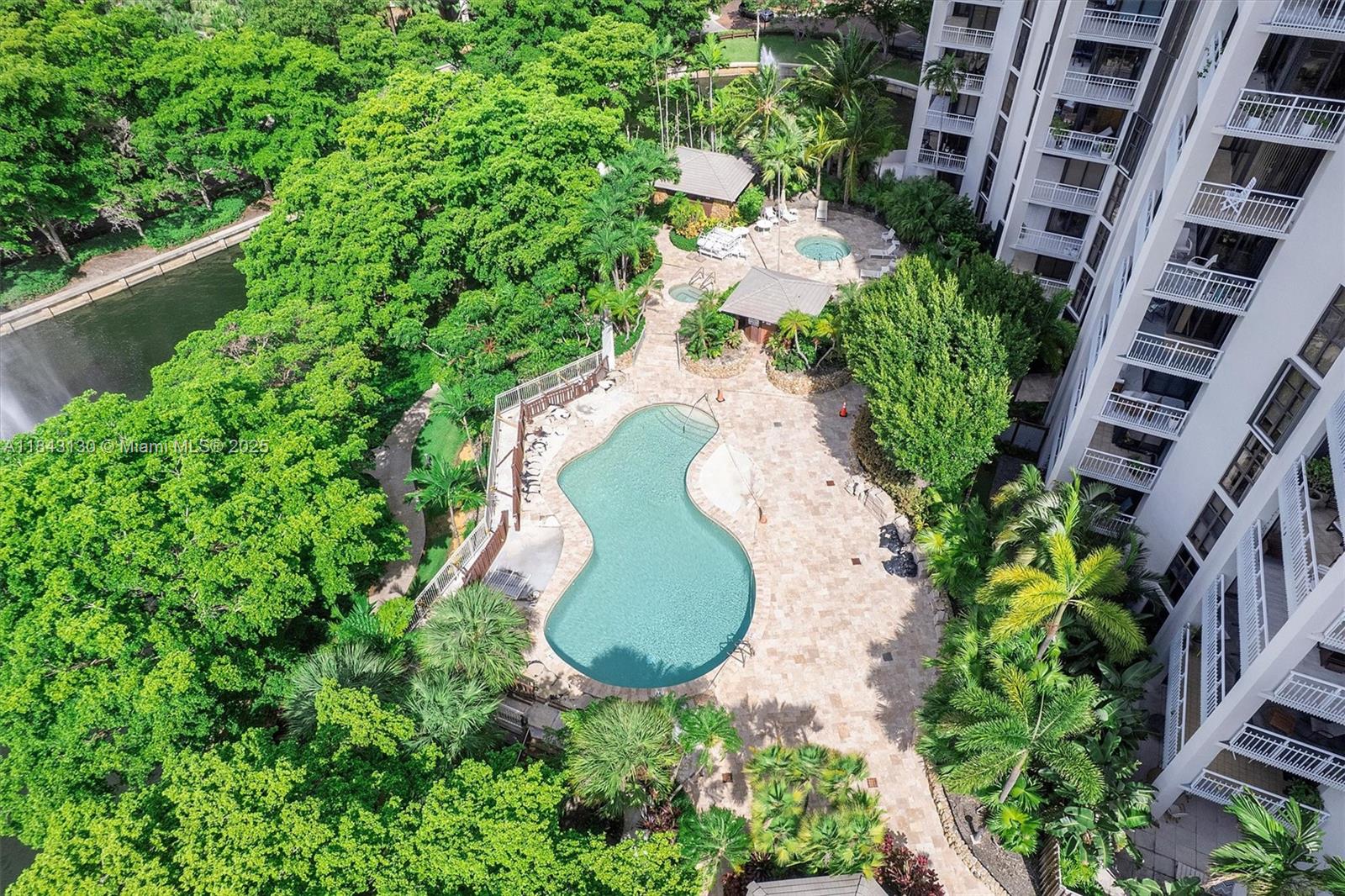 TOWERS OF QUAYSIDE CONDO - Residential