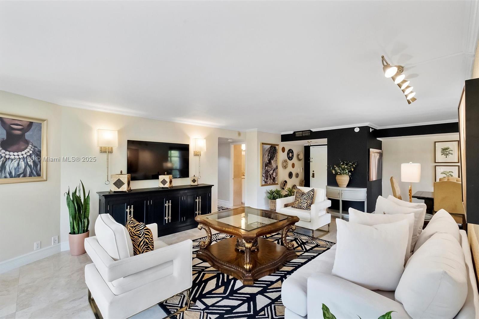 TOWERS OF QUAYSIDE CONDO - Residential