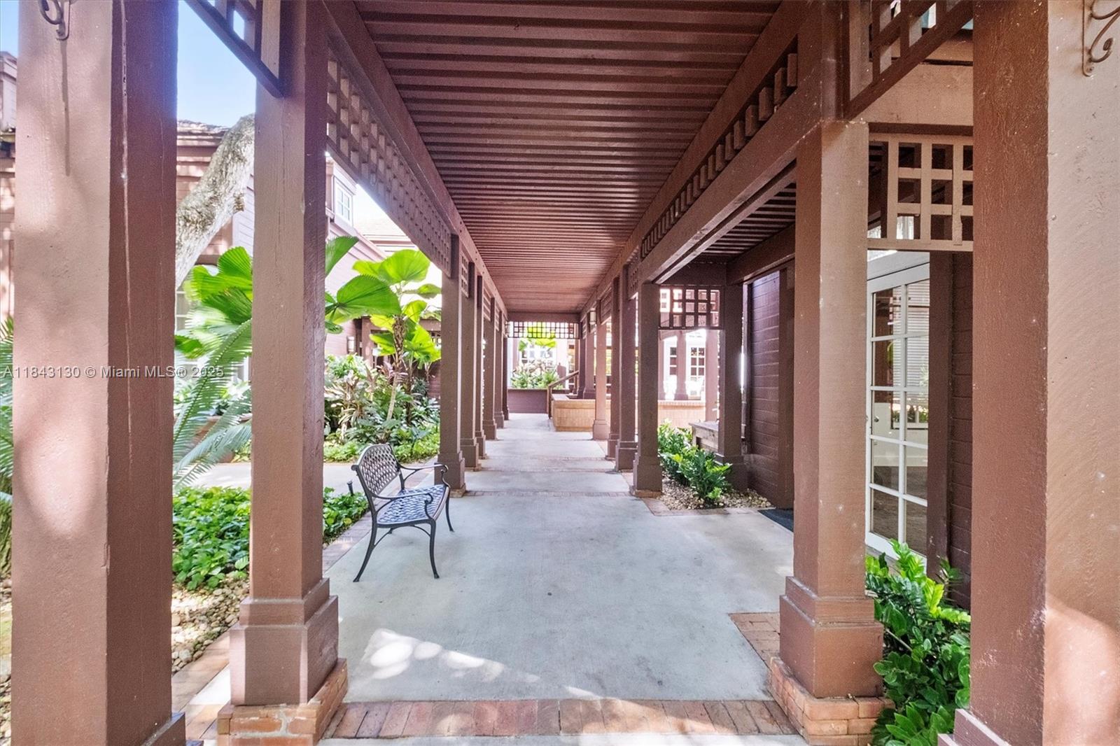 TOWERS OF QUAYSIDE CONDO - Residential