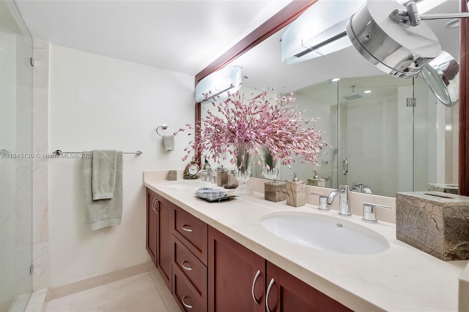 TOWERS OF QUAYSIDE CONDO - Residential