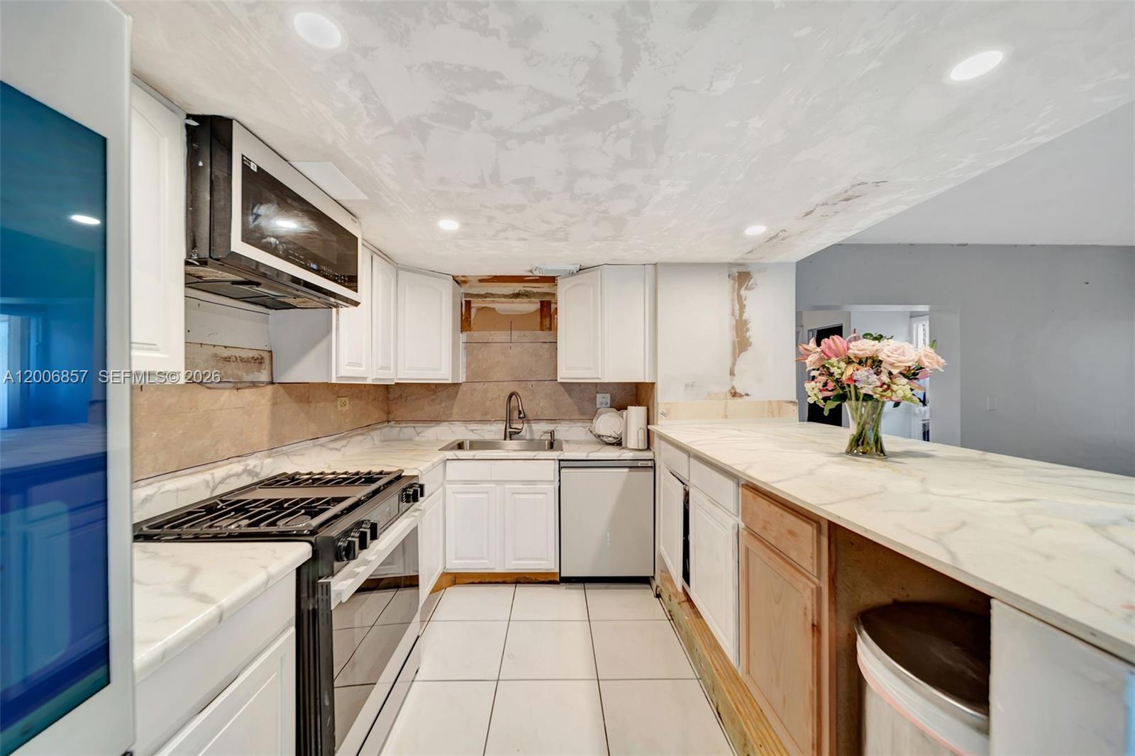 MISSIONWOOD AT MIRAMAR CO - Residential