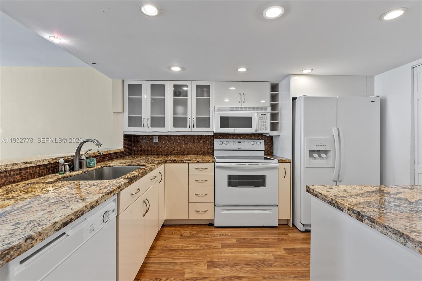 VENETIA CONDO - Residential